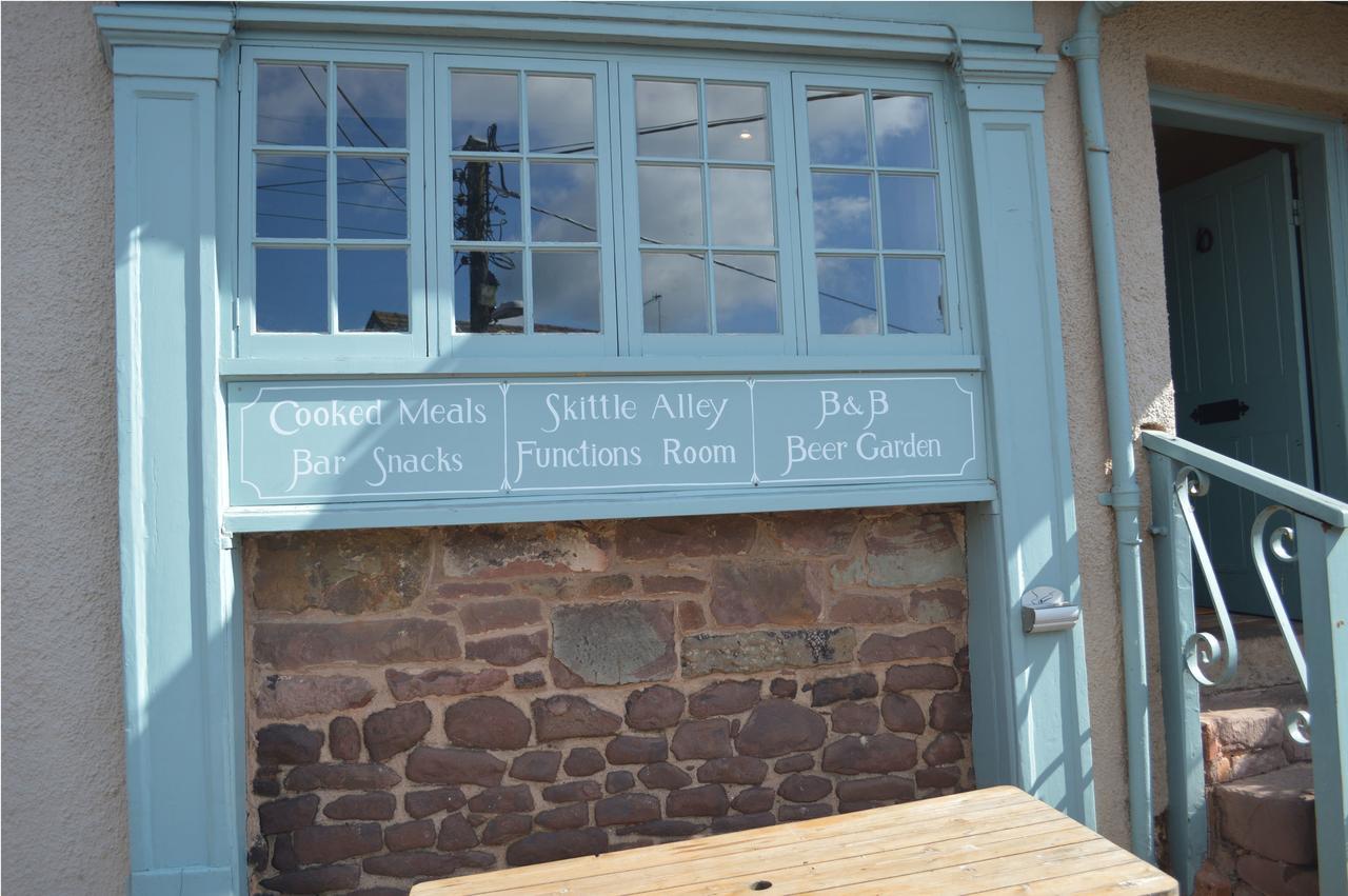 The Lamb Inn Crediton Bagian luar foto