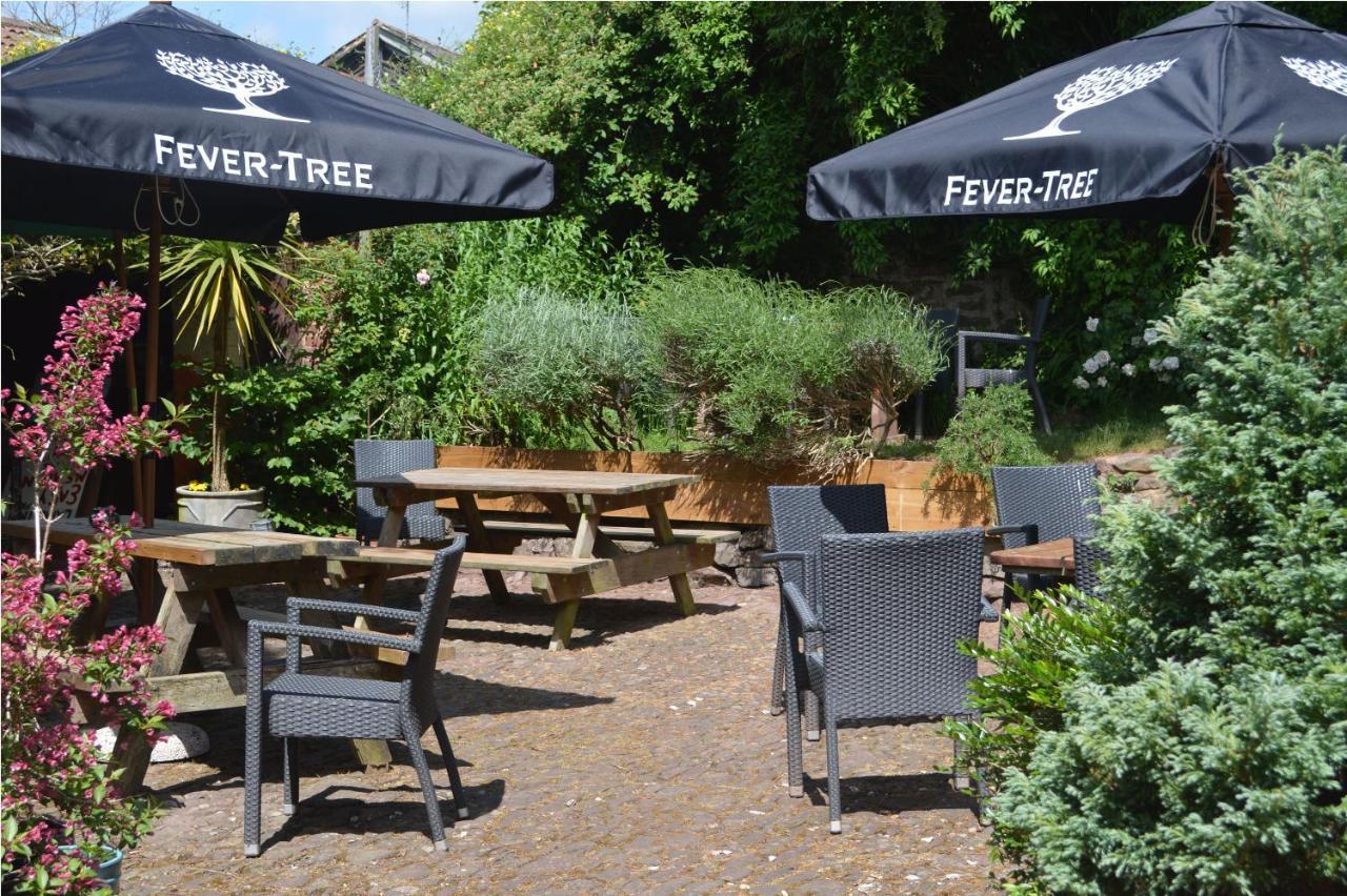 The Lamb Inn Crediton Bagian luar foto
