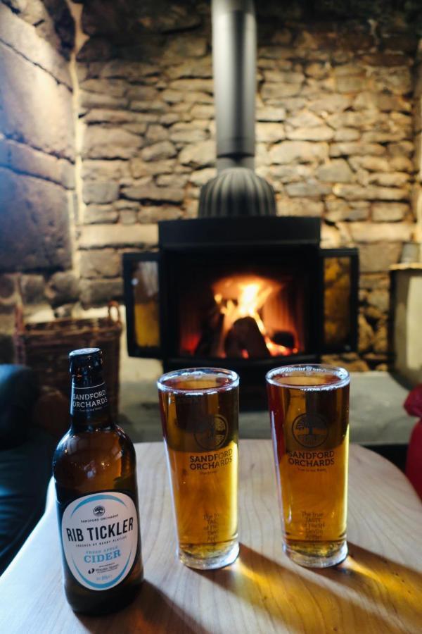 The Lamb Inn Crediton Bagian luar foto